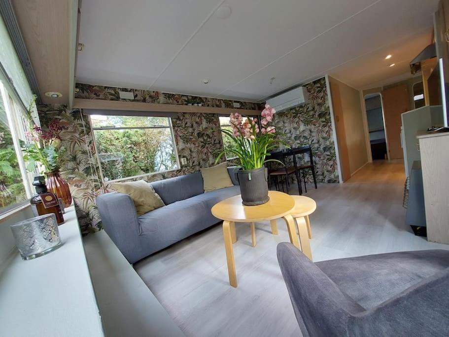 Te Huur: Leuke 4-Persoons Stacaravan Op Top Locatie! Hoenderloo Ngoại thất bức ảnh