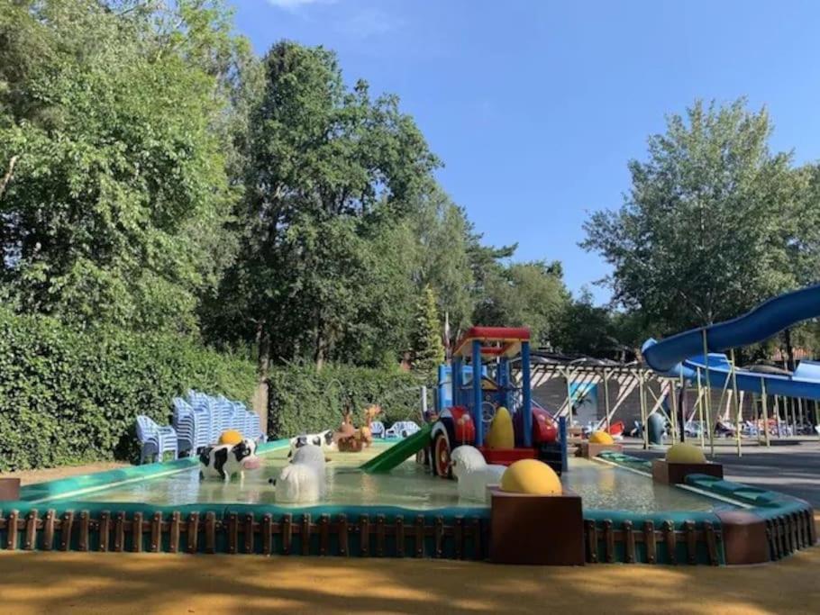 Te Huur: Leuke 4-Persoons Stacaravan Op Top Locatie! Hoenderloo Ngoại thất bức ảnh