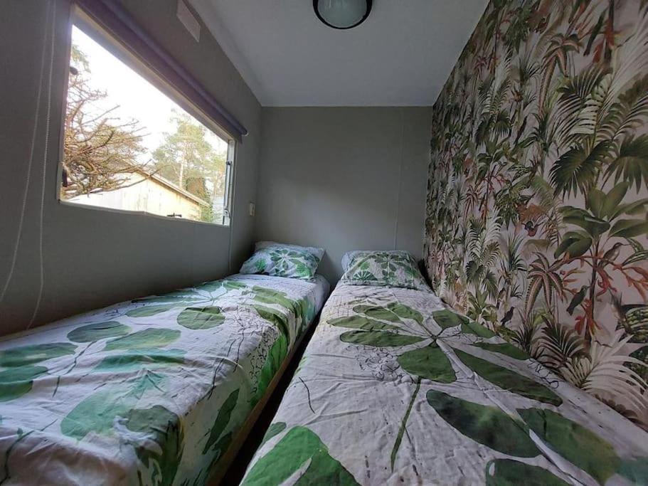 Te Huur: Leuke 4-Persoons Stacaravan Op Top Locatie! Hoenderloo Ngoại thất bức ảnh